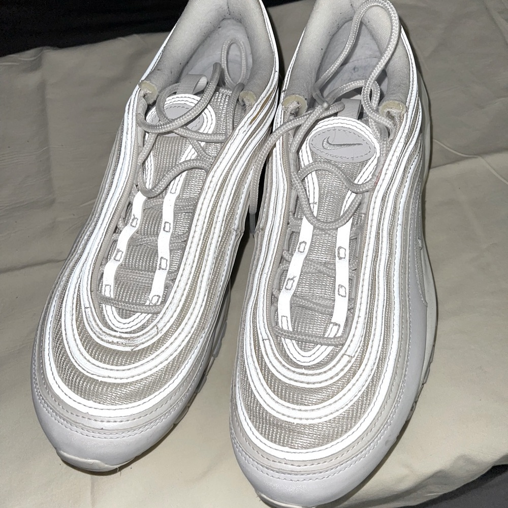 Women white Nike Air Max size 9.5